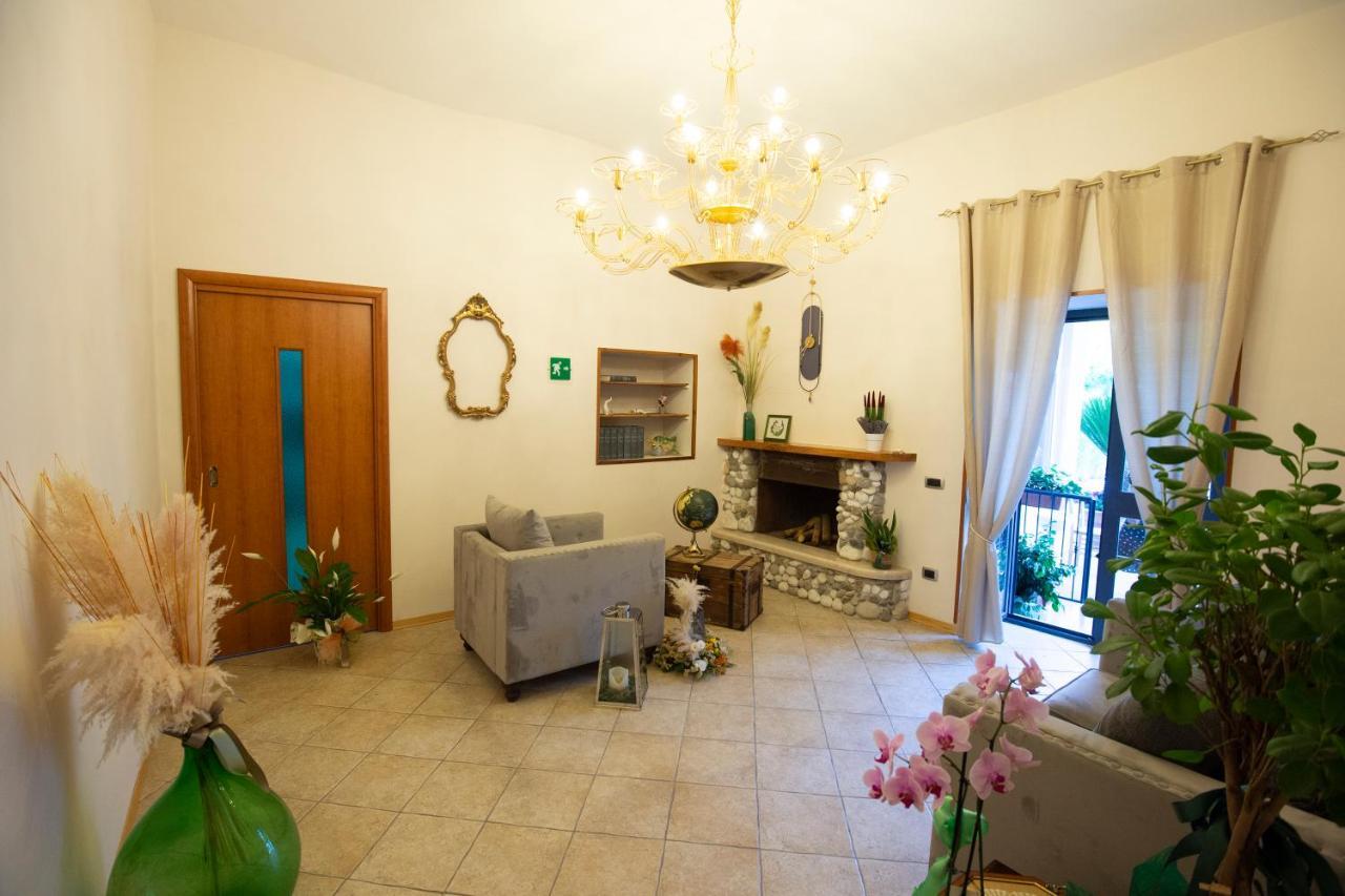Donna Rosita Hotell San Felice a Cancello Exteriör bild
